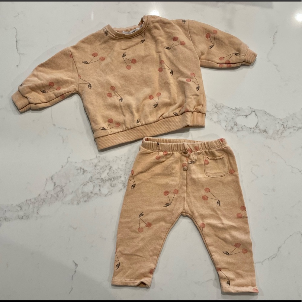 Zara baby 2pcs set track suit size 6-9 months with cute cherries 🍒